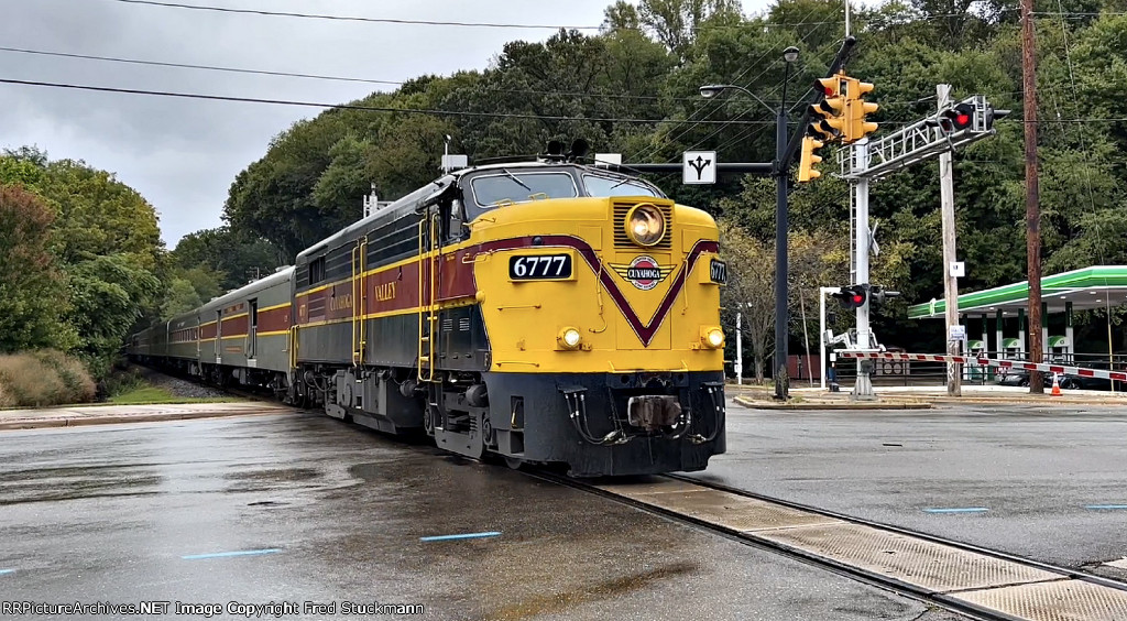 CVSR 6777 leads train 14 through Merriman Valley.